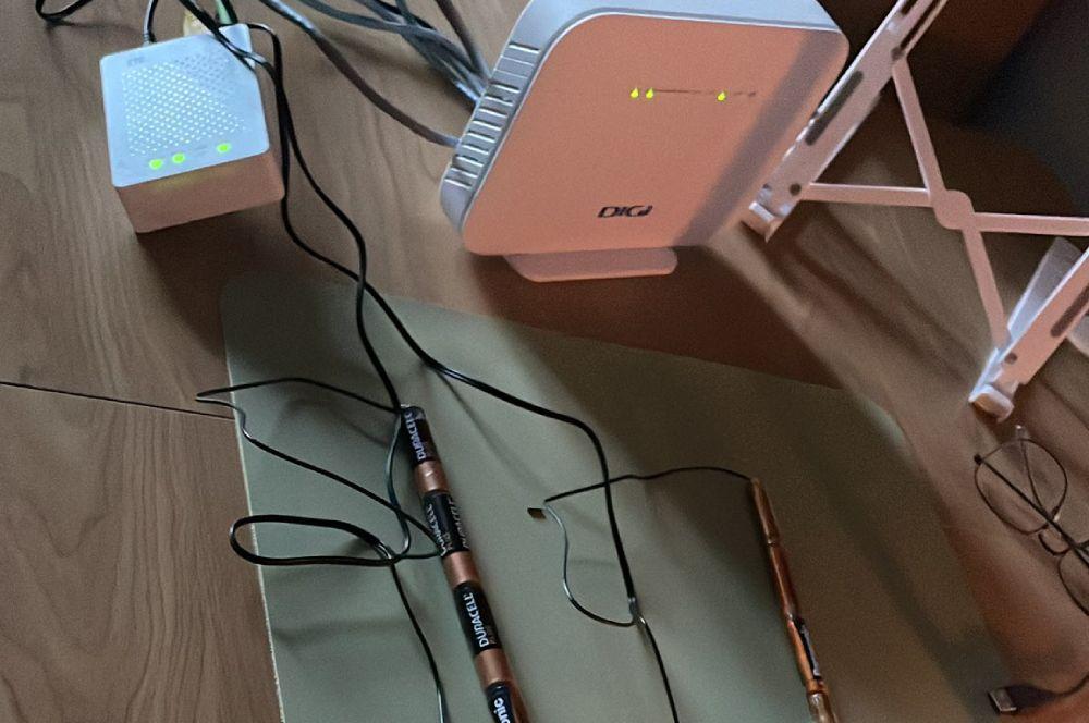 Router Digi conectado a pilas