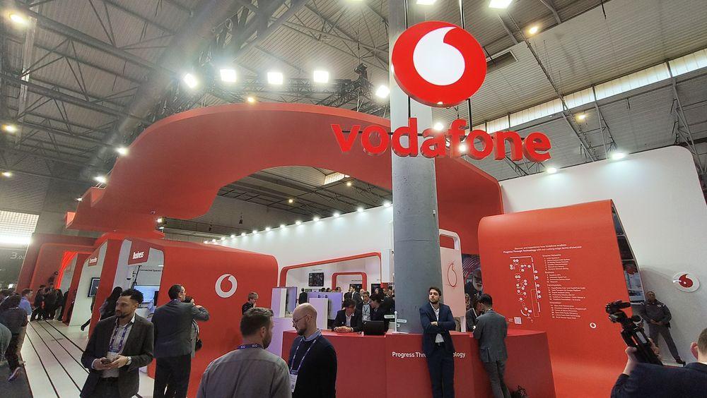Profesionales de las telecomunicaciones reunidos en un evento con Vodafone