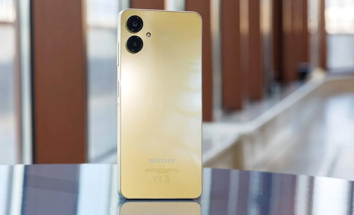Samsung Galaxy A06 uno de los mejores telefonos por menos de 100 euros de 2025