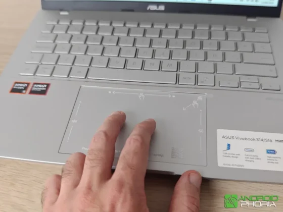 ASUS VivoBook S14 M3407HA el touchpad es amplio y preciso
