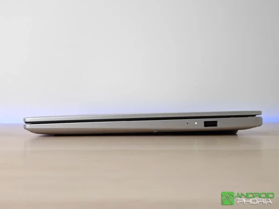 ASUS VivoBook S14 M3407HA es un portatil slim con1.59 cm de espesor en su lado mas delgado y 1.79 cm en el mas grueso