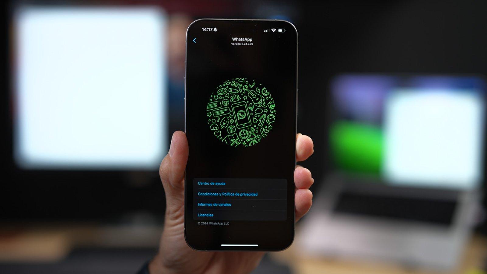 Imagen de un teléfono iPhone con el menú de inicio de sesión en WhatsApp