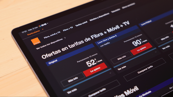Promoción de Orange para contratar paquetes combinados de fibra óptica, línea móvil y televisión con un 50% de descuento