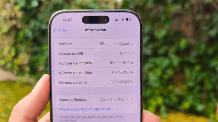 plano detalle iphone 16 pro en información de ajustes