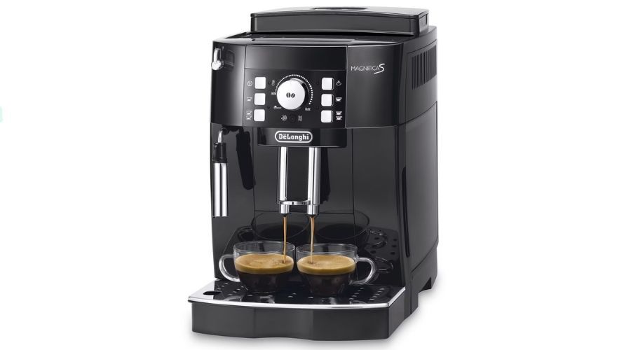 Cafetera Superautomática De'Longhi Magnifica S ECAM21.112.B sirviendo café