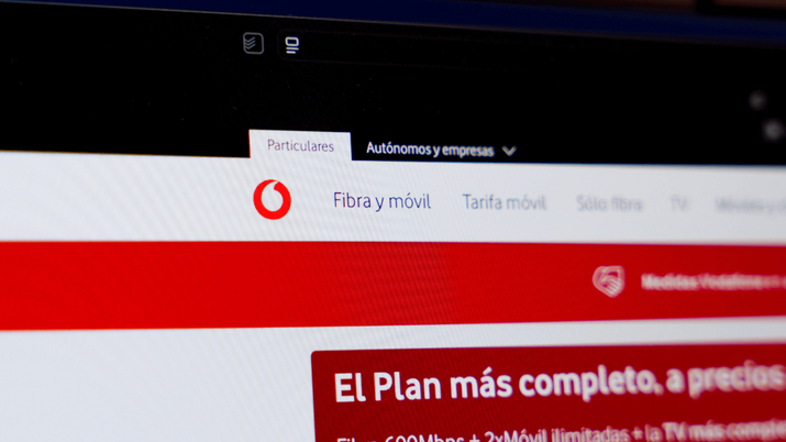 Captura de pantalla de la página oficial de Vodafone España mostrando la promoción del servicio MultiSIM OneNumber para conectar múltiples dispositivos como tablets y smartwatche