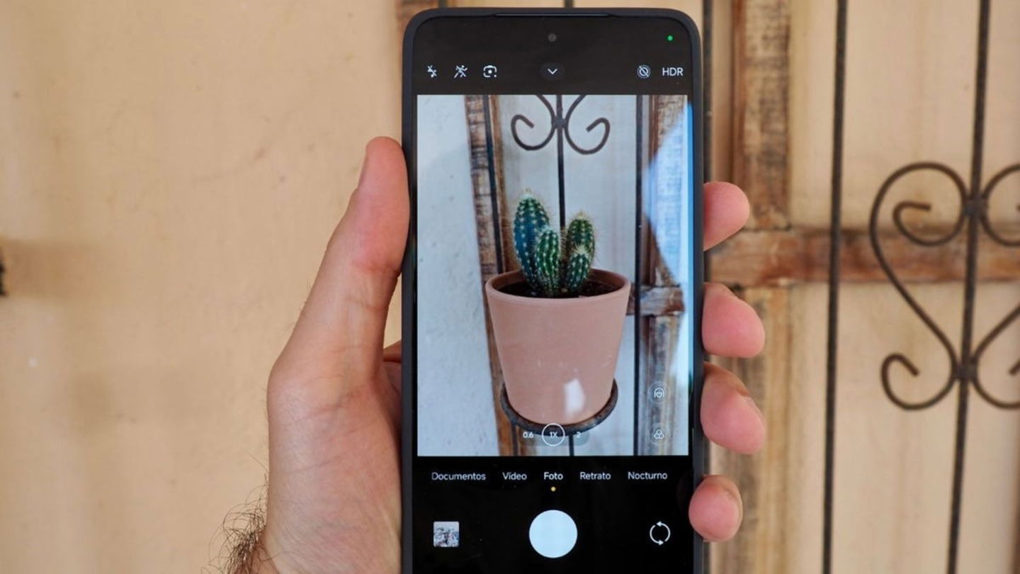 poco-f7-pro-tomando-una-fotograf