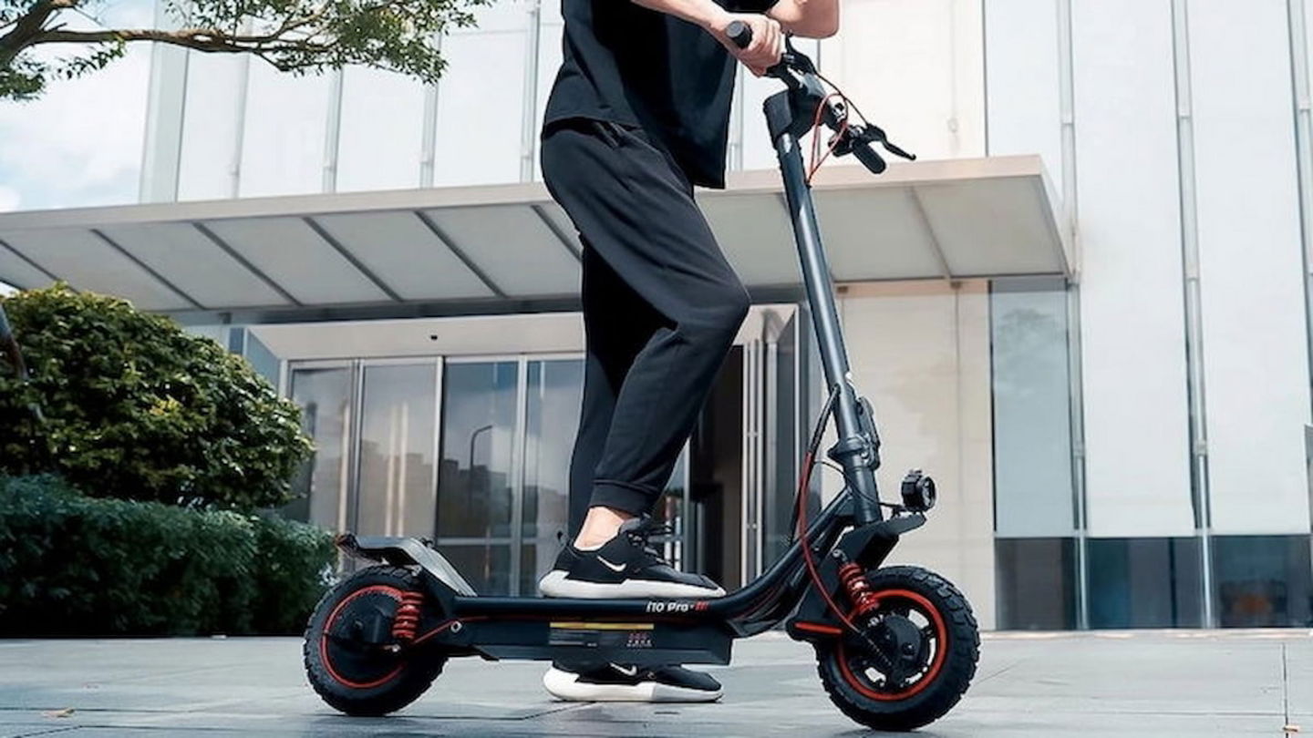 Aprovecha el gran descuento que tiene AliExpress para este potentísimo patinete eléctrico de iScooter