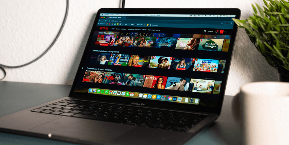 La interfaz de Netflix en un ordenador portátil