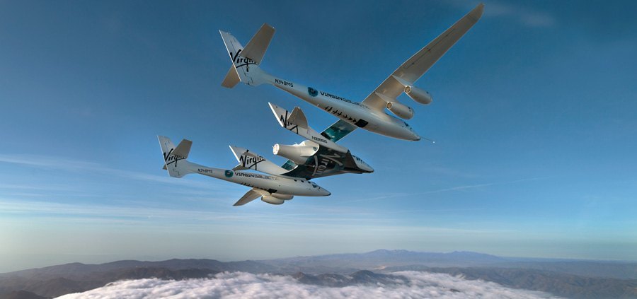 La nave para turistas espaciales de Virgin Galactic realiza su primer vuelo con un pasajero