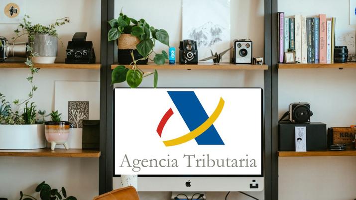 ordenador con el logo de la agencia tributaria