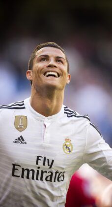 Fondo de pantalla para moviles de Cristiano Ronaldo con Real Madrid