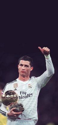 Fondo de pantalla para moviles de Cristiano Ronaldo con Real Madrid y el Balon de Oro
